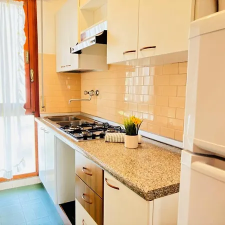 Apartment Bright Flat With Balcony *