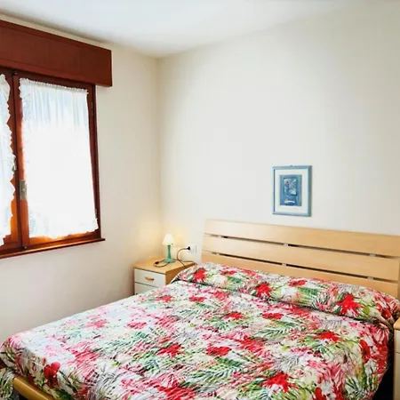 Apartment Bright Flat With Balcony