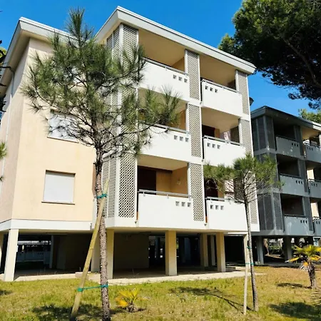 Bright Flat With Balcony Bibione